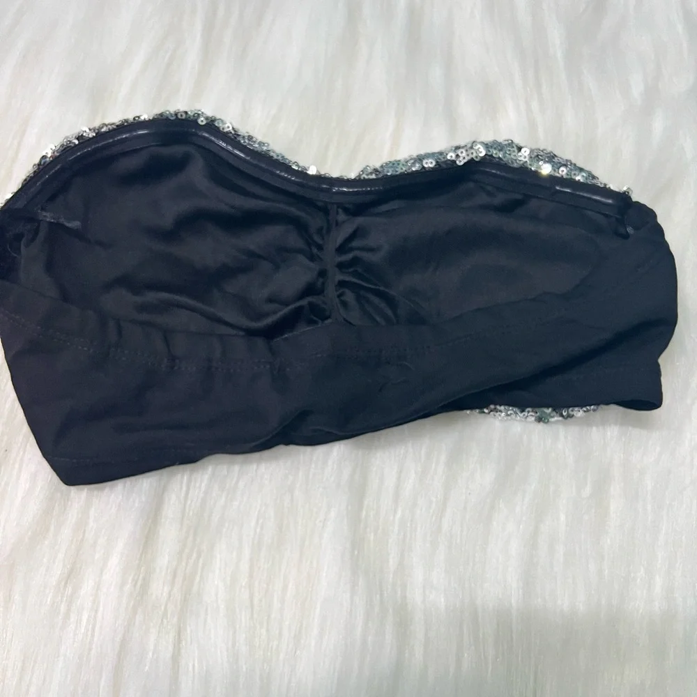 Shimmer tube top cum blouse - Picture 2 of 3